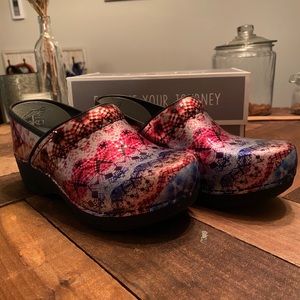 Dansko XP 2.0 Tie Dye Metallic Leather Clogs 37